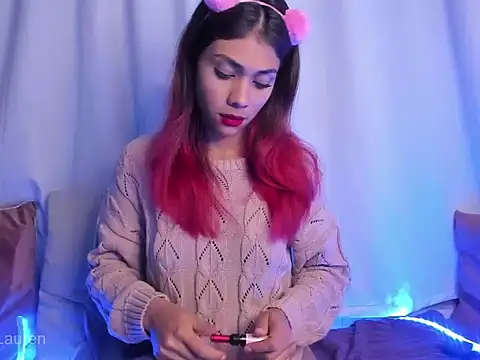 Laurenn 2 online show from October 30, 2025, 3:41 am