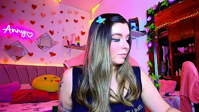 Anny Hurtado online show from September 24, 2025, 6:28 am