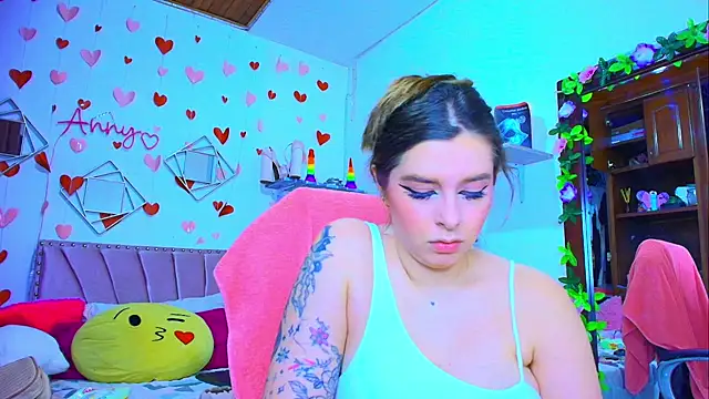 Anny Hurtado online show from October 2, 2025, 8:21 am