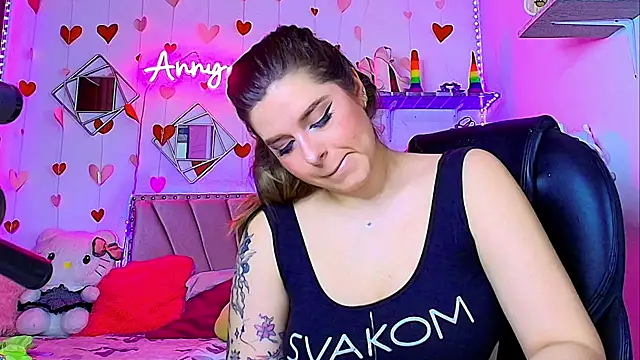 Anny Hurtado online show from October 18, 2025, 8:15 am