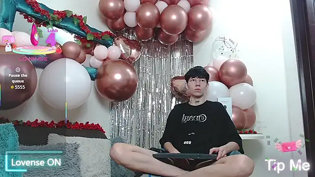 Snapshot of LiamBrown09 chatting on February 16, 2026, 7:10 pm LiamBrown09 online show from February 16, 2026, 7:10 pm