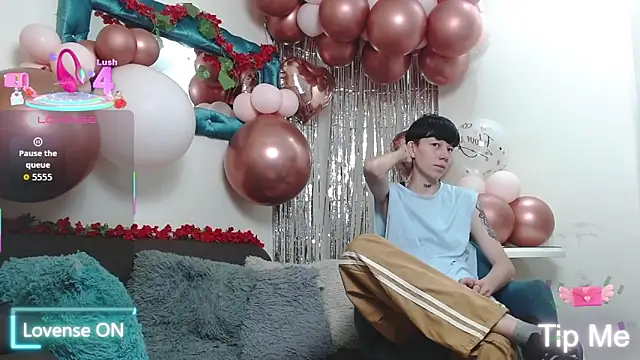 Snapshot of LiamBrown09 chatting on February 19, 2026, 6:37 pm LiamBrown09 online show from February 19, 2026, 6:37 pm