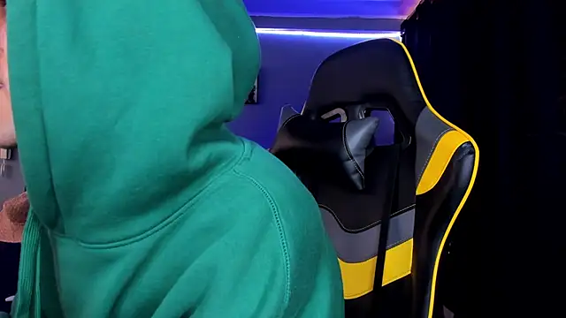 alexgiraldo   online show from September 26, 2025, 12:53 pm