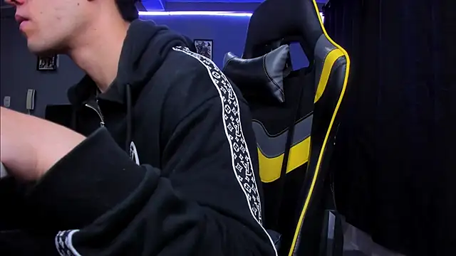 alexgiraldo   online show from October 24, 2025, 9:49 am