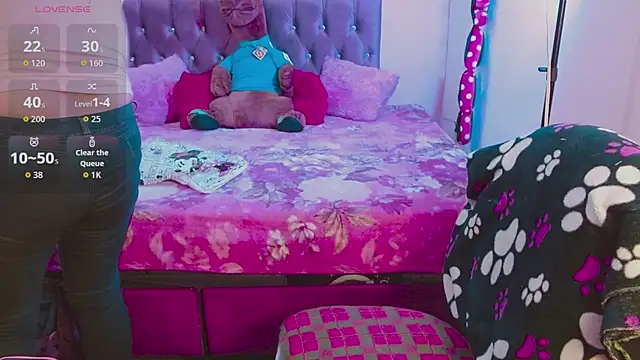 Estrella  sex online show from October 5, 2025, 8:07 pm