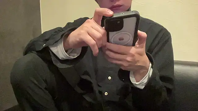 Snapshot of ko-ki012 chatting on October 19, 2025, 5:35 pm ko-ki012 online show from October 19, 2025, 5:35 pm