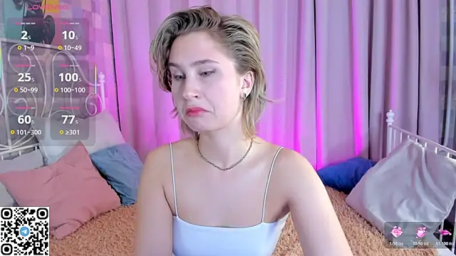 Snapshot of odelynbrower chatting on October 24, 2025, 12:19 am odelynbrower online show from October 24, 2025, 12:19 am