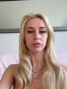 bonniemarieexo online show from May 19, 2026, 9:48 am