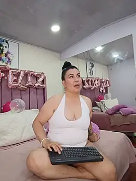 AriannaAdames online show from July 10, 2026, 12:52 pm