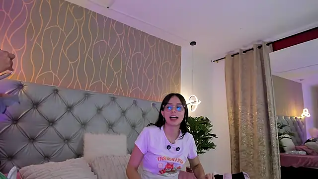 Naughty Couple83 online show from May 22, 2026, 7:41 pm