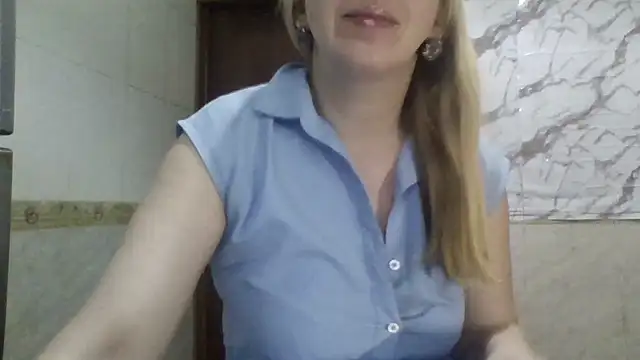 MiyaHottie online show from May 10, 2026, 5:12 am