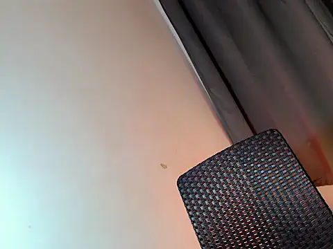 your hottest kim online show from December 18, 2025, 1:22 am