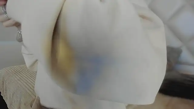 Megan DH online show from September 20, 2025, 12:17 pm