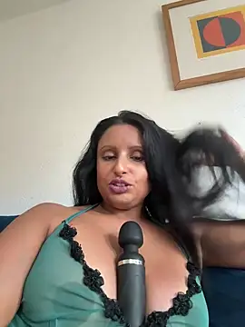 Angelaarayexx online show from September 17, 2025, 9:55 am