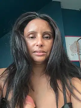 Angelaarayexx online show from June 17, 2026, 9:56 am