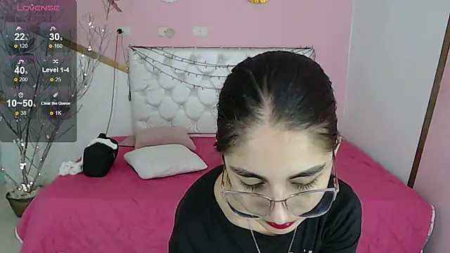 Snapshot of sofi_san chatting on February 3, 2026, 2:00 pm sofi san online show from February 3, 2026, 2:00 pm