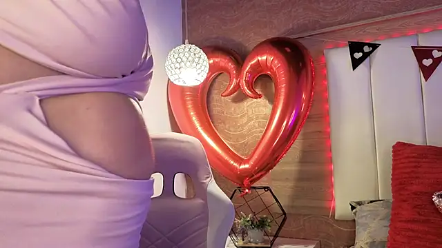 Snapshot of AgnesIvanova chatting on February 13, 2026, 6:37 pm AgnesIvanova online show from February 13, 2026, 6:37 pm