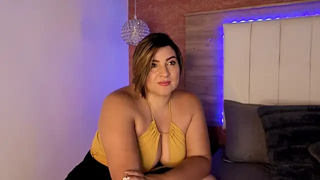 AgnesIvanova online show from July 21, 2026, 6:43 pm