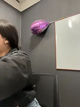 Alyha Cortes online show from February 17, 2026, 1:18 pm