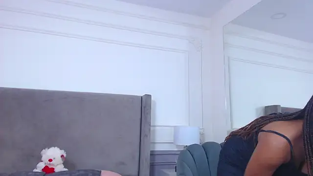 Snapshot of NatashaSilver chatting on October 17, 2025, 2:19 pm NatashaSilver online show from October 17, 2025, 2:19 pm