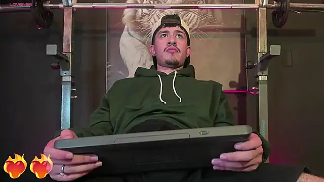 DimitriDeluxe online show from November 1, 2025, 12:34 am