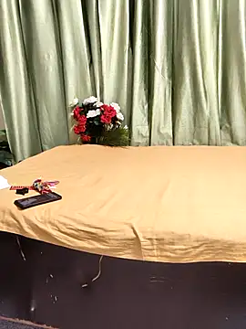 Shalu G online show from May 1, 2026, 2:43 pm