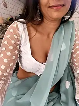 Snapshot of Shalu_G chatting on June 18, 2026, 9:14 am Shalu G online show from June 18, 2026, 9:14 am