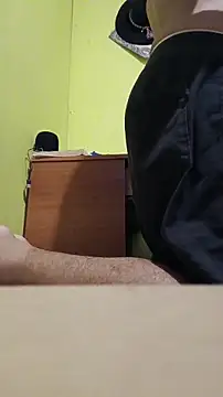 juanfritaa21 online show from March 6, 2026, 11:12 pm