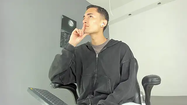 Snapshot of ritchie_alameda chatting on October 10, 2025, 11:20 am ritchie alameda online show from October 10, 2025, 11:20 am