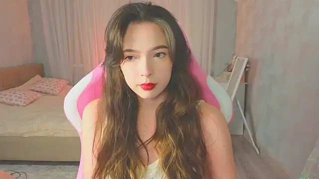 Snapshot of yuna_sunshy chatting on October 9, 2025, 12:08 am yuna sunshy online show from October 9, 2025, 12:08 am