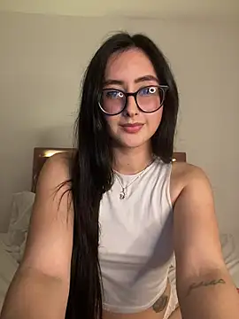 Snapshot of Just_Isaa chatting on November 27, 2025, 1:40 am Just Isaa online show from November 27, 2025, 1:40 am