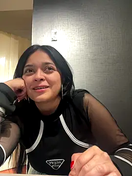 Emily Rivers  online show from September 24, 2025, 1:14 pm