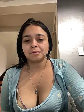 Emily Rivers  online show from October 2, 2025, 1:29 pm