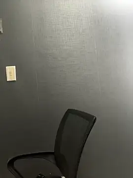 Emily Rivers  online show from November 10, 2025, 1:10 pm