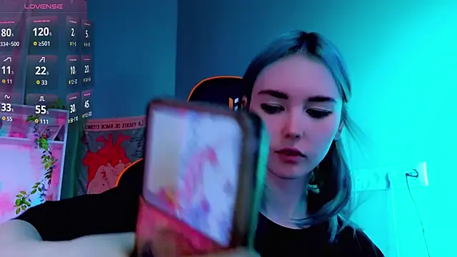 Snapshot of Kiara_Dream chatting on September 18, 2025, 8:55 pm Kiara Dream online show from September 18, 2025, 8:55 pm