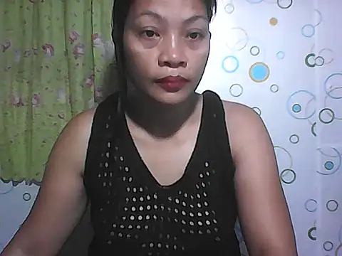 HottyElle online show from June 18, 2026, 1:39 am