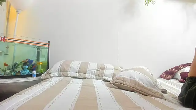 Angel superhuge online show from October 2, 2025, 12:45 pm