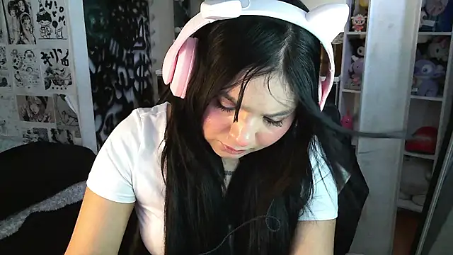 suesomi online show from September 11, 2025, 3:23 pm