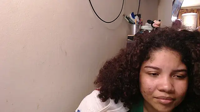 Snapshot of madelene chatting on November 19, 2025, 1:05 am madelene online show from November 19, 2025, 1:05 am