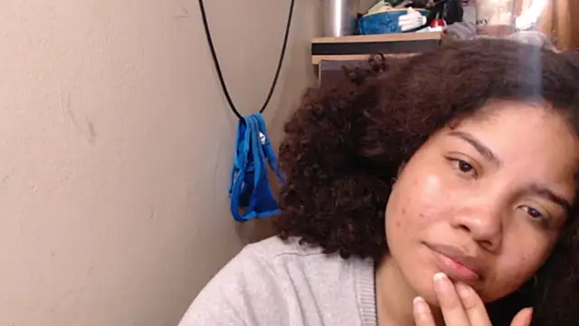 Snapshot of madelene chatting on November 25, 2025, 2:44 am madelene online show from November 25, 2025, 2:44 am