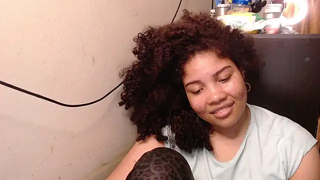 Snapshot of madelene chatting on December 5, 2025, 2:09 am madelene online show from December 5, 2025, 2:09 am