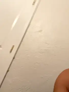 Snapshot of Peluchin22 chatting on October 24, 2025, 4:09 am Peluchin22 online show from October 24, 2025, 4:09 am