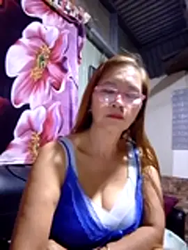 SexyHottMom online show from November 3, 2025, 12:28 pm