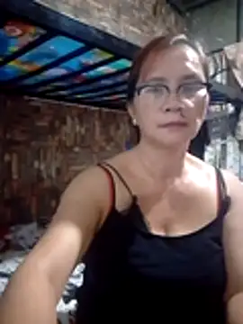 SexyHottMom online show from April 22, 2026, 9:49 pm