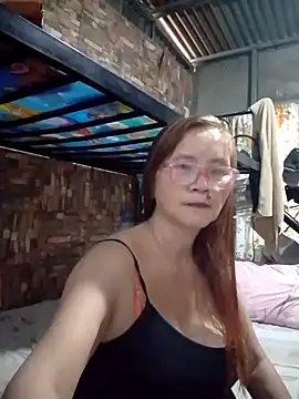 SexyHottMom online show from May 13, 2026, 1:03 am