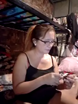 SexyHottMom online show from June 12, 2026, 9:08 am