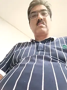 moonflower25 online show from November 6, 2025, 2:40 pm