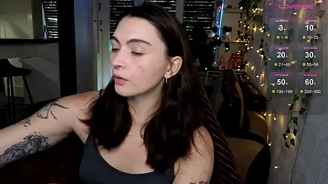 Snapshot of dorfmatratze__ chatting on September 17, 2025, 5:20 am dorfmatratze online show from September 17, 2025, 5:20 am