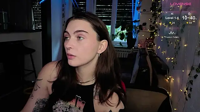 Snapshot of dorfmatratze__ chatting on October 1, 2025, 6:19 am dorfmatratze online show from October 1, 2025, 6:19 am