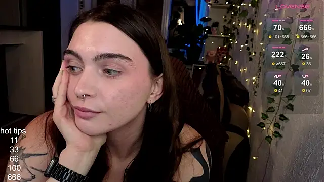 Snapshot of dorfmatratze__ chatting on October 9, 2025, 8:18 pm dorfmatratze online show from October 9, 2025, 8:18 pm